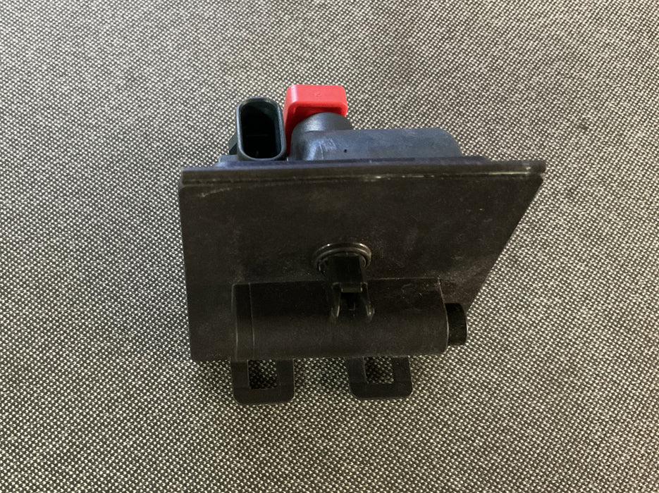 2018-2021 MERCEDES E63S AMG OEM FUEL FILLAR DOOR LOCK ACTUATOR 000 820 77 03