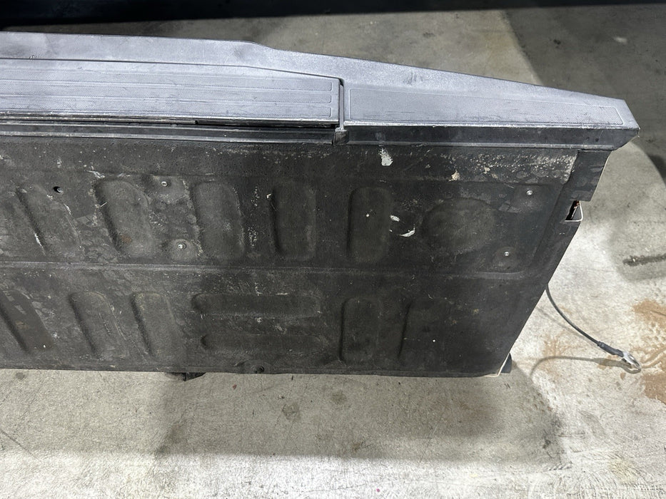 2017-2019 FORD F250 F350 TAILGATE W NO PLAQUE OEM *BENT/WEAR 8,12-14* (UG)