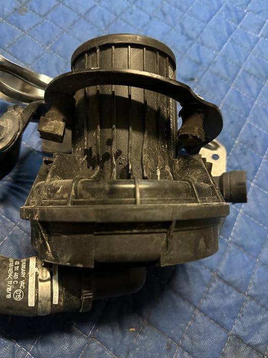 2018 AUDI R8 RIGHT SECONDARY AIR INJECTION PUMP OEM 4S0 906 601 B ~READ!!~
