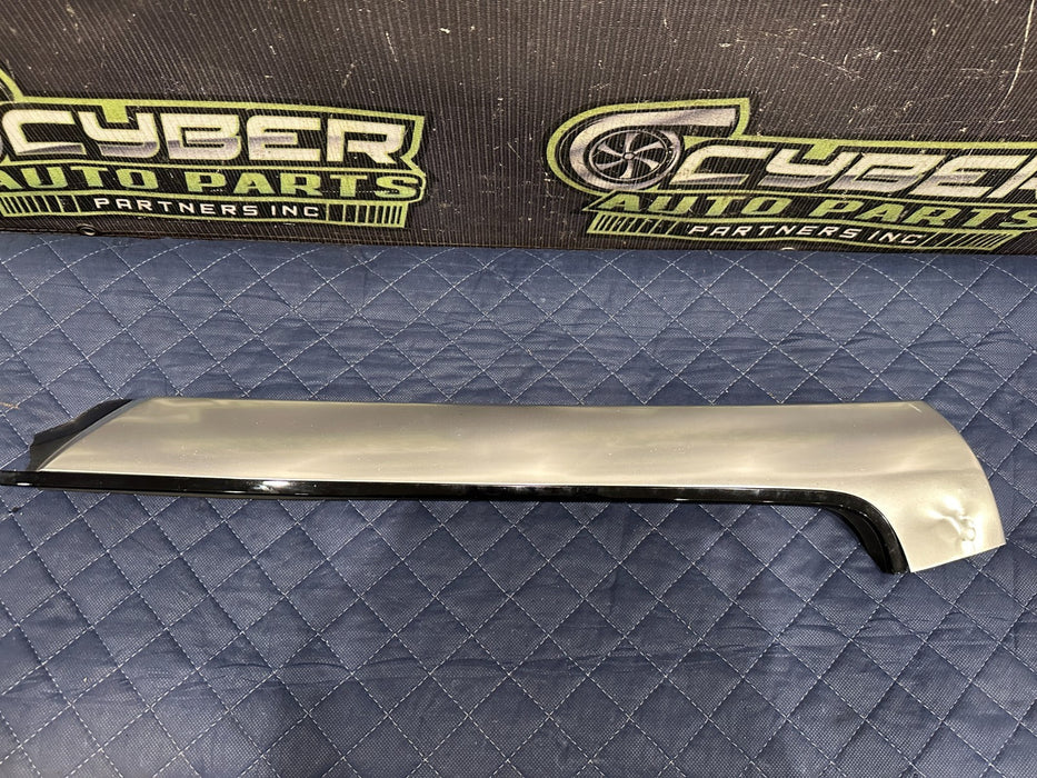 2014 AUDI R8 SPYDER RIGHT WINDSHIELD PILLAR MOLDING TRIM 427 853 266 D ~FLAW~