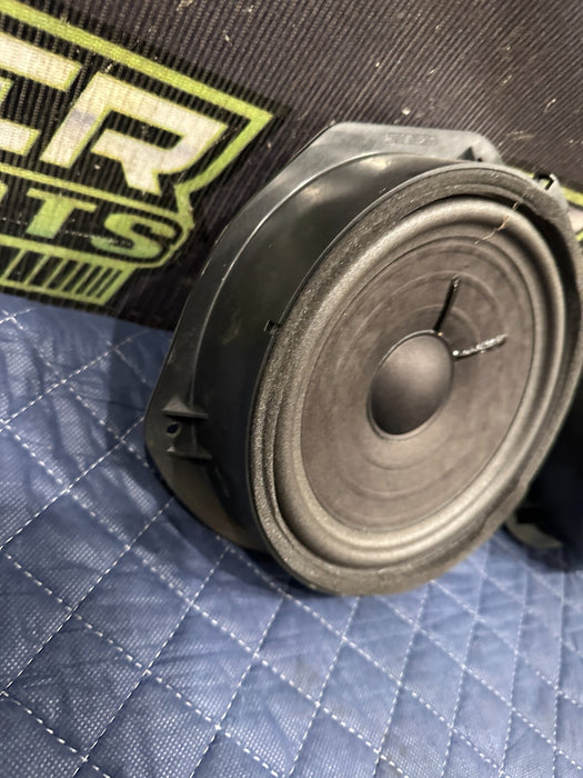 2014 AUDI R8 B&O BANG & OLUFSEN LEFT RIGHT DOOR SPEAKER OEM 420 035 415 A