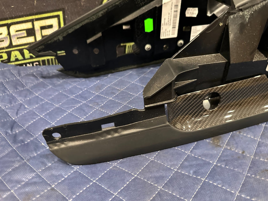 2014 AUDI R8 FRONT CENTER CONSOLE BASE OEM W/ CARBON FIBER TRIMS 423 863 241 D