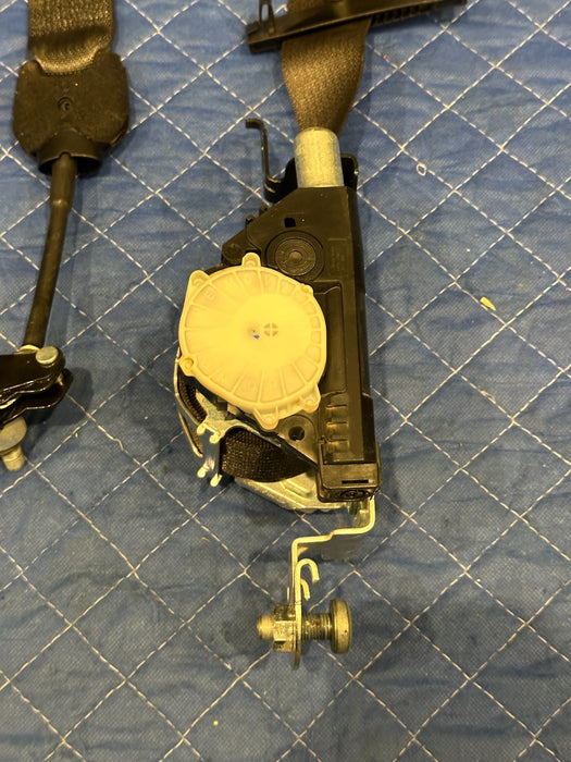 2021 RAM 2500 LARAMIE FRONT LEFT SEATBELT OEM