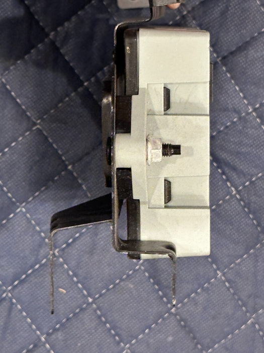 2015 JAGUAR F TYPE R TRUNK FUSE BOX RELY W/BRACKET CPLA 14Q073 AA