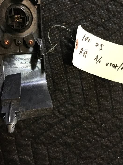 2016 NISSAN TITAN XD PASSENGERS CENTER AIR VENT WITH TRIM PANEL Lot 25