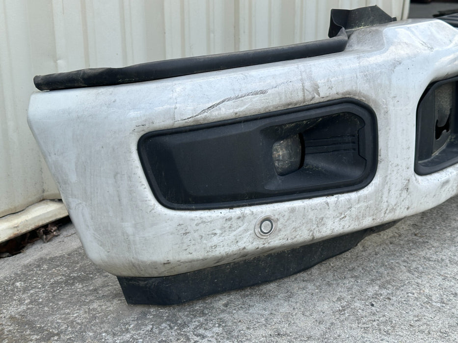 2023 2024 FORD F250 F350 FRONT BUMPER ASSEMBLY STAR WHITE W/ SENSORS OEM