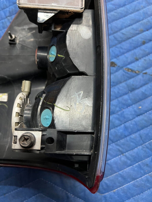 2016 2019 NISSAN TITAN XD DRIVER LEFT HALOGEN TAIL LIGHT 26555 EZ21D OEM