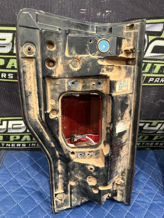 2017- 2019 FORD F250 F350 F450 PASSENGER RIGHT LED TAIL LIGHT OEM *PARTS ONLY*