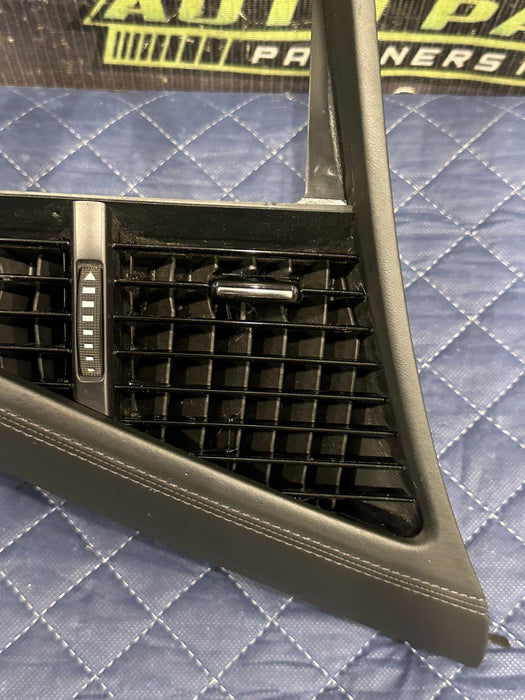 2014 AUDI R8 FRONT CENTER DASH AIR VENT A/C TRIM BEZAL 423 820 951