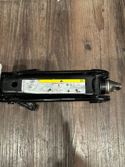 2021 AUDI R8 SPART TIRE JACK W CARRIER OEM 4S0 011 031 / 4S0 011 031 B