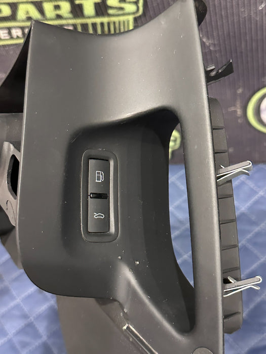 2014 AUDI R8 SPYDER LEFT DRIVER DOOR HANDLE PULL GAS TRUNK SWITCH 423 868 195