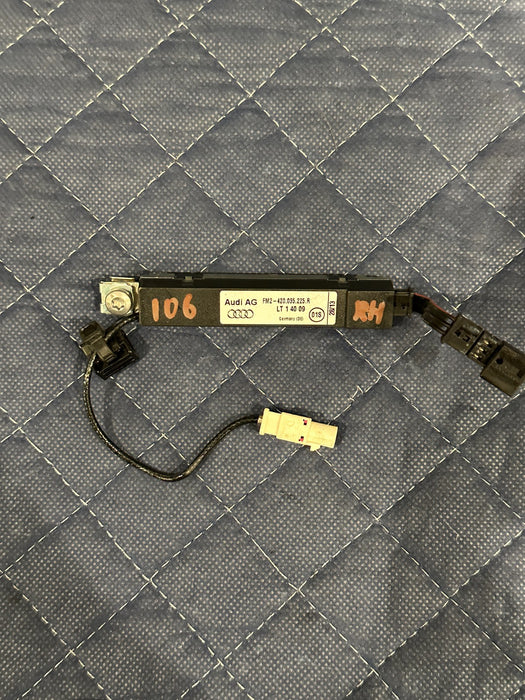 2014 AUDI R8 SPYDER LEFT RIGHT ANTENNA AMPLIFIER PAIR 420 035 225 C