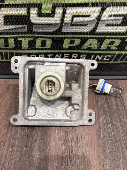 2017-19 FORD F250 F350 F450 RIGHT HALOGEN TAIL LIGHT BRACKET OEM HC3B-14D189-BA