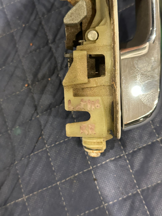 2017-2019 FORD F250 F350 REAR RIGHT DOOR HANDLE METALLIC WHITE (UG) OEM