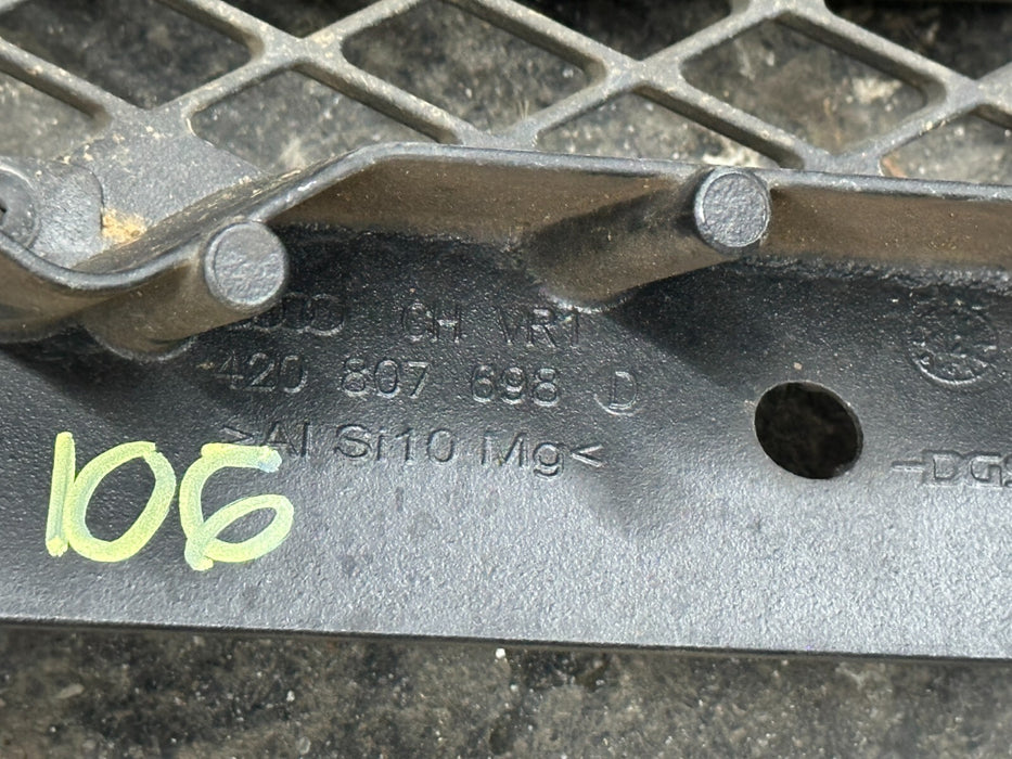 2014 AUDI R8 REAR RIGHT BUMPER GRILLE AIR VENT OEM ~BROKEN TAB~ 420 807 698