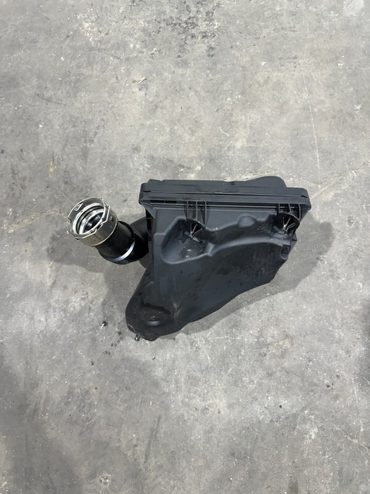 2024 BMW M3 M4 G80 G82 PASSENGER RIGHT AIR INTAKE FILTER ASSEMBLY OEM 8097028