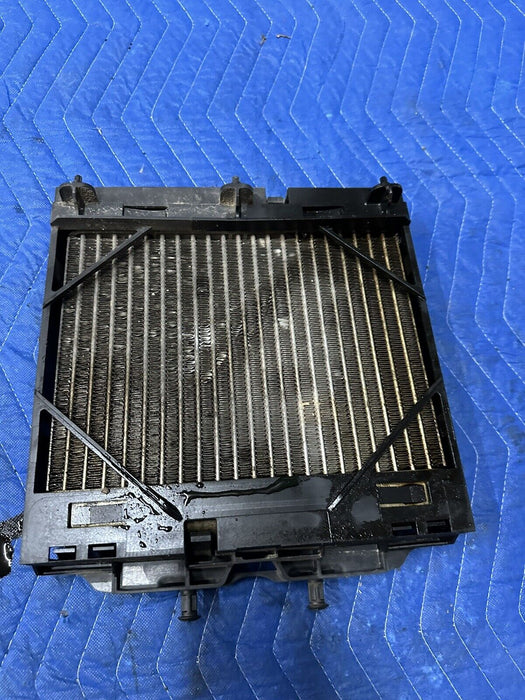 2011 BMW 550i F10 5 SERIES FRONT OIL COOLER 17-21-7-572-542 17217572542