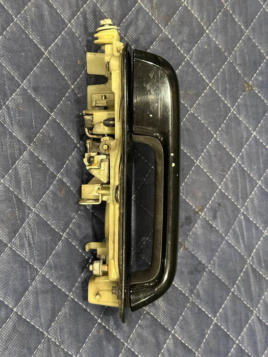 2017-2019 FORD F250 F350 F450 REAR RIGHT DOOR HANDLE OEM BLACK PEARL G1 *FLAW*