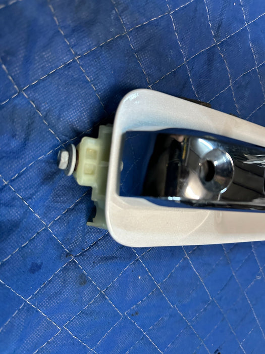 2017-2019 FORD F250 F350 F450 FRONT LEFT DOOR HANDLE OEM UG