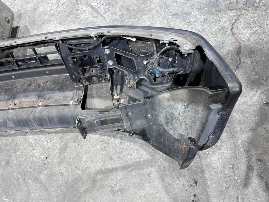 2017 NISSAN TITAN XD FRONT BUMPER WITH FOG LIGHTS OEM *SLIGHT DENT/WEAR 8-9*