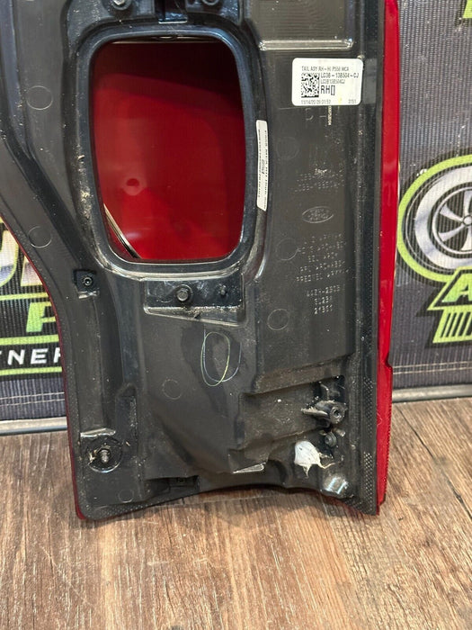 2020 2021 2022 FORD F250 F350 F450 PASSENGER PLATINUM LARIAT LED TAIL LIGHT OEM