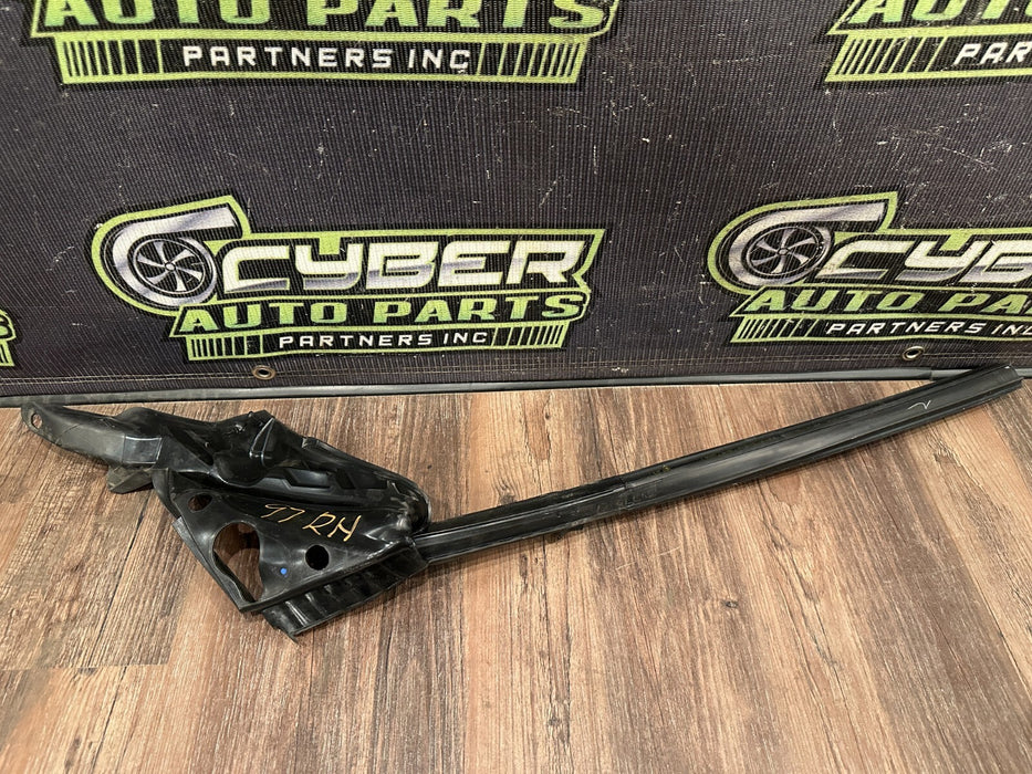 2020 BMW M4 F82 FRONT RIGHT DOOR MIRROR RUBBER SEAL OEM 7 279 778