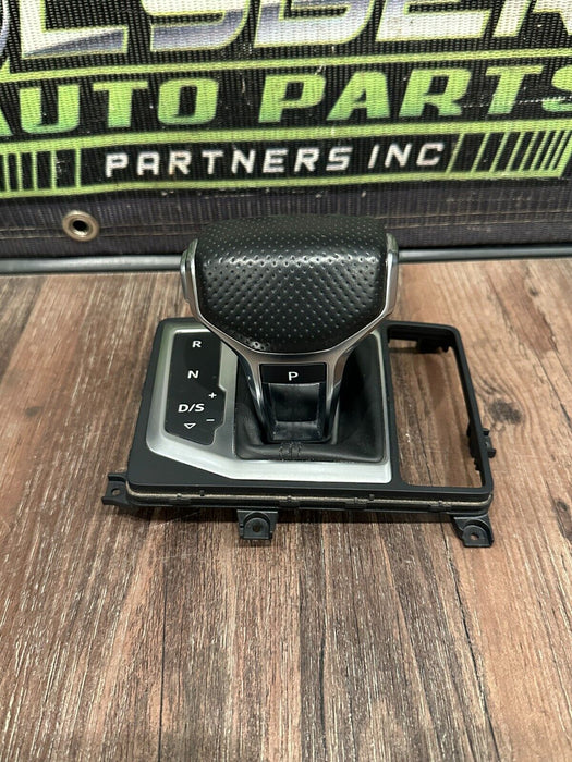 2017-18 AUDI R8 CENTER CONSOLE AUTOMATIC GEAR SHIFTER KNOB W BEZEL OEM