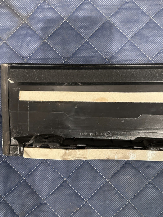 2020-2022 FORD F250 F350 FRONT RIGHT GLOSS BLACK B PILLAR DOOR TRIM OEM *SCUFFS*