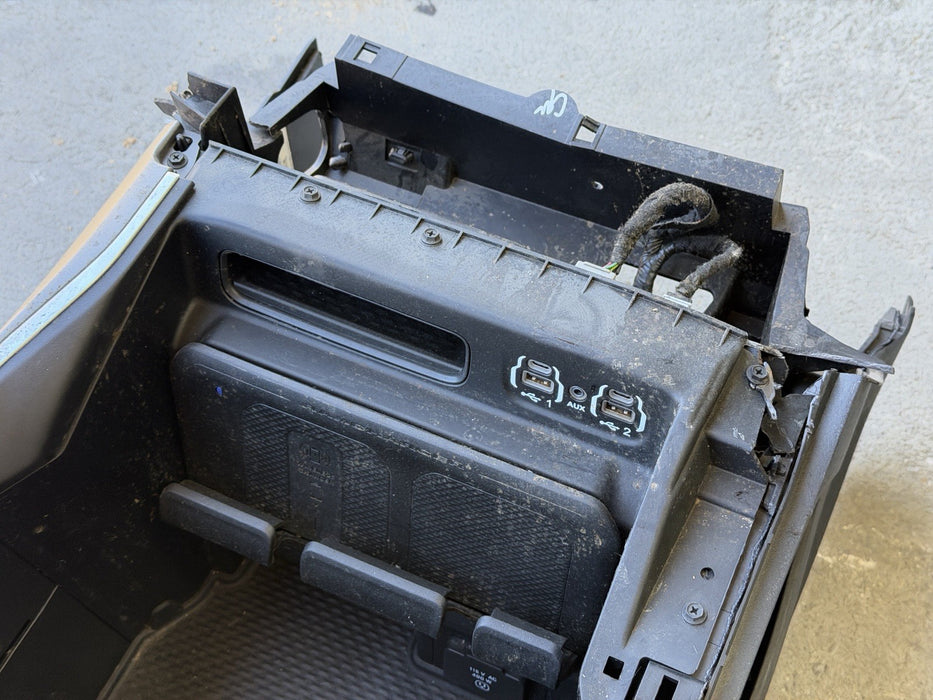 2024 RAM 3500 LARAMIE CENTER CONSOLE BLACK LEATHER *DAMAGE*