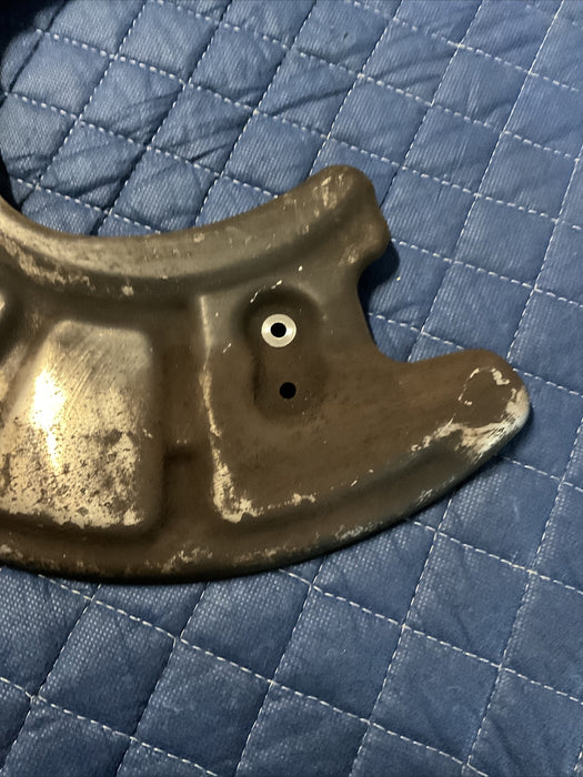 2018-2021 MERCEDES E63 AMG OEM FRONT PASSENGER SPASH DUST SHIELD 213 330 52 01