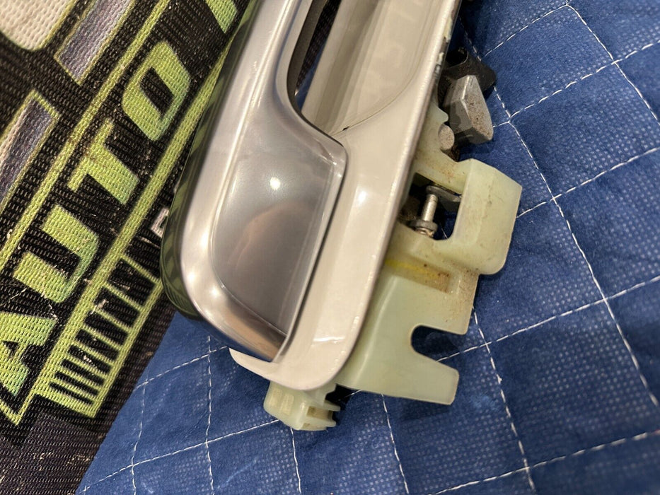 2017-2019 FORD F250 F350 F450 REAR LEFT STAR WHITE DOOR HANDLE OEM