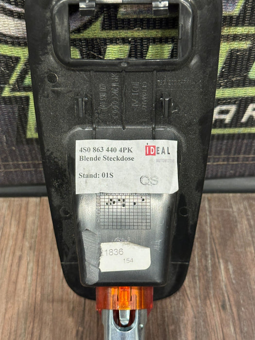 2017 AUDI R8 12V CAR CHARGER PORT OEM