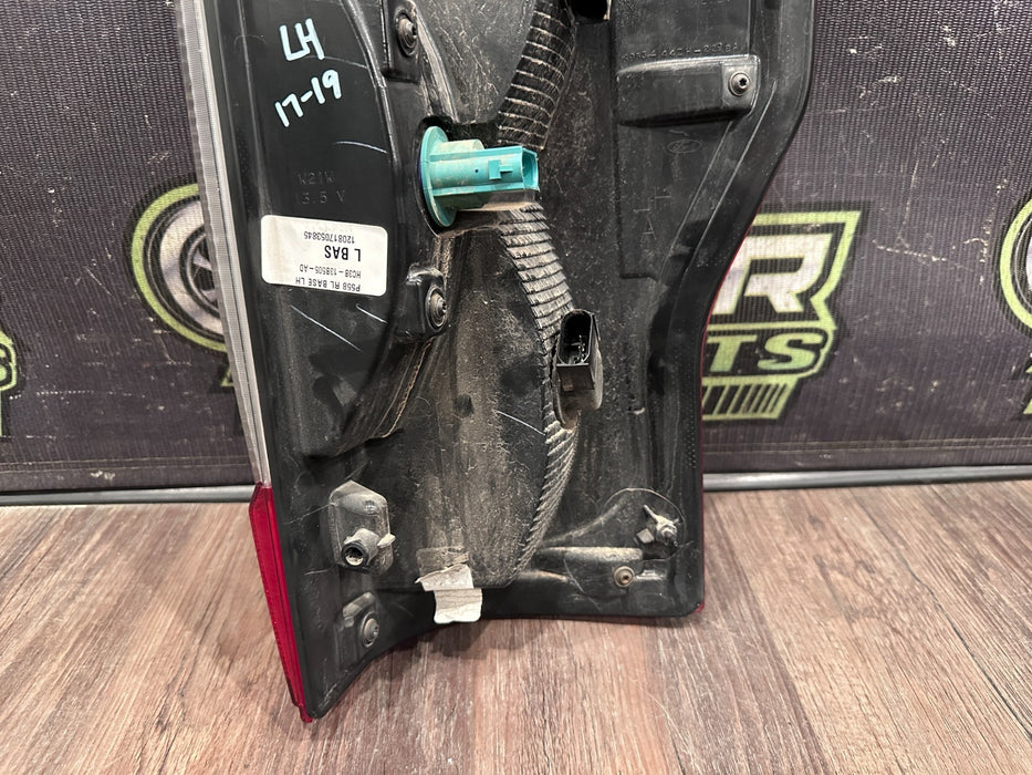 2017-19 FORD F250 F350 F450 DRIVER LEFT HALOGEN TAIL LIGHT OEM *FLAWS 3-4*