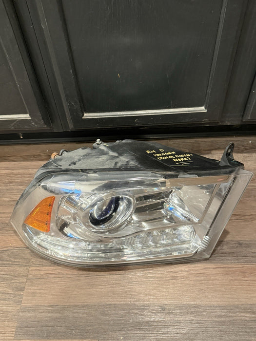 2017 DODGE RAM 3500 PASSENGER RIGHT HALOGEN HEADLIGHT OEM *BULB DOESNT WORK*