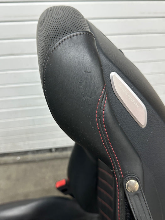 2017 AUDI R8 LEFT RIGHT RED DIAMOND STITCHED SEATS OEM *WEAR/READ DESC*