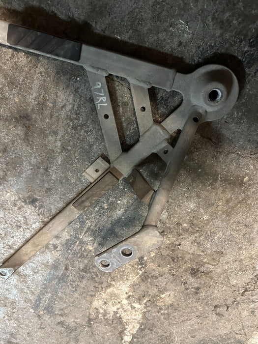 2020 BMW M4 REAR DRIVER LEFT SUSPENSION BRACKET OEM 66228464507