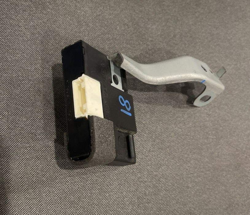 2014 TOYOTA PRIUS V IMMOBILIZER IGNITION UNIT MODULE 89784-47020