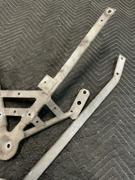 2015 BMW M4 REAR RIGHT LEFT PAIR SUSPENSION BRACKET OEM 67228464604