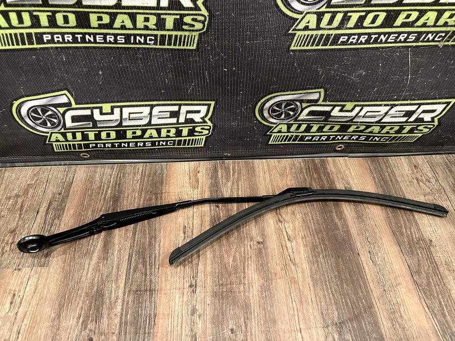 2017 2018 AUDI R8 PLUS FRONT PASSENGER RIGHT WINDSHIELD WIPER OEM