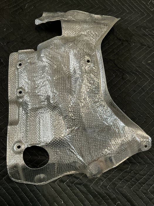 2017 MERCEDES C63 AMG OEM CENTER HEAT SHIELDING 205 682 33 71 A2056823371