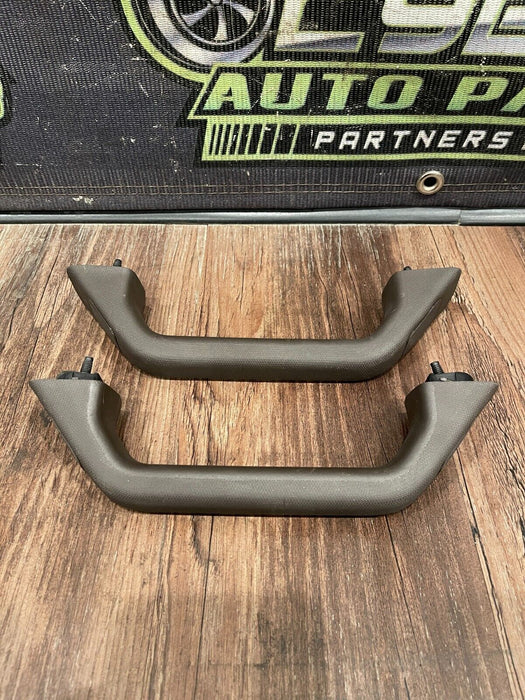 2017-2019 FORD F250 F350 KING RANCH LEFT RIGHT GRAB HANDLES OEM *MINOR WEAR*