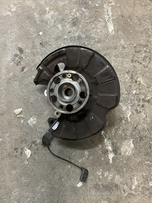 2014 MERCEDES S550 W222 PASSENGER RIGHT REAR SPINDLE KNUCKLE HUB OEM