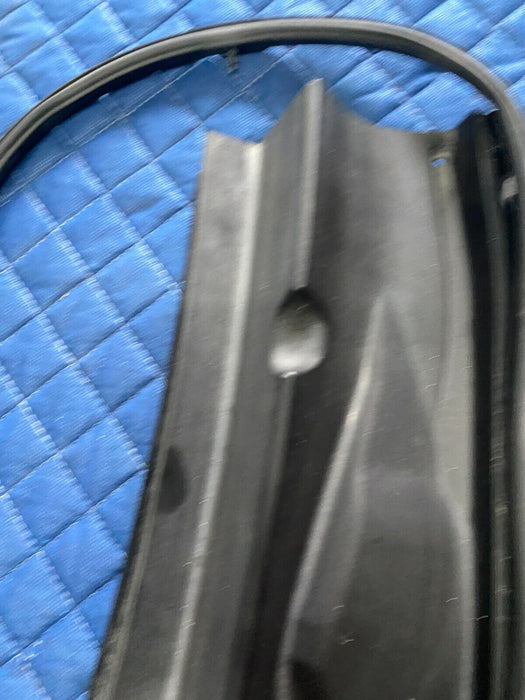 2017-2019 NISSAN 370Z PASSENGER WINDSHIELD COWL VENT 66862-1EA0A