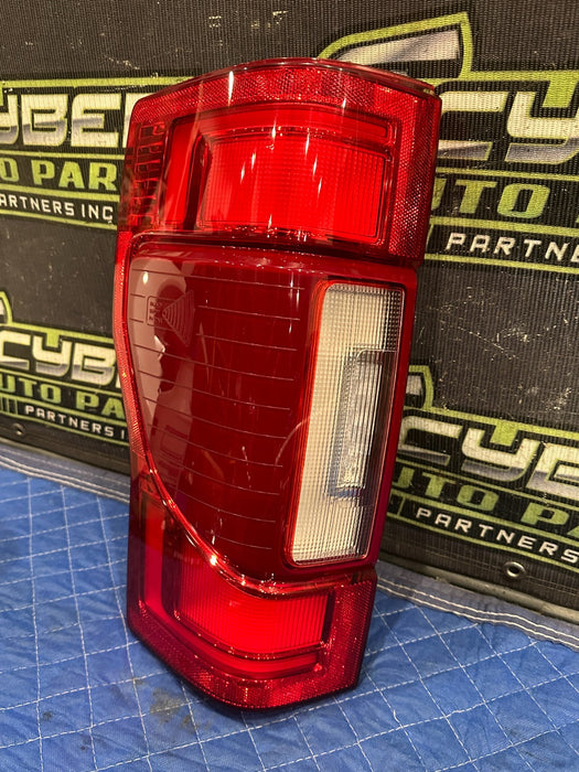 2020-2022 FORD F350 F450 DRIVER LEFT LED TAIL LIGHT OEM *MINT CONDITION*