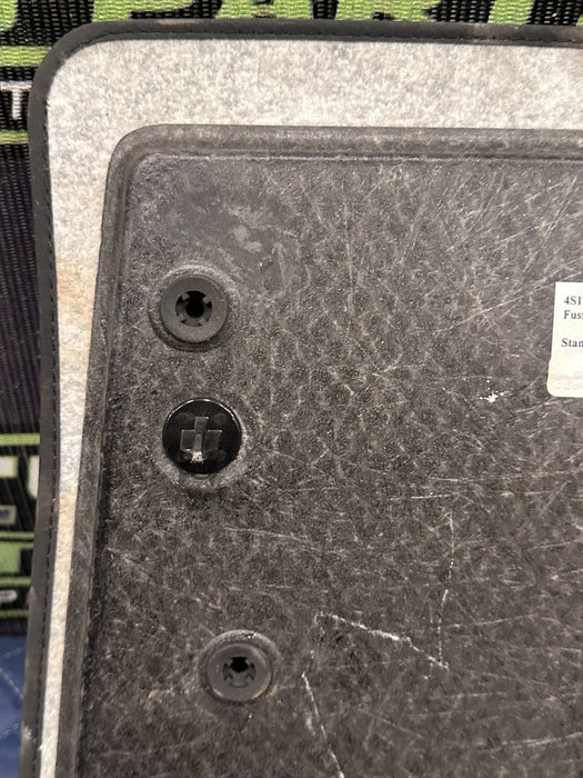 2021 AUDI R8 FRONT RIGHT FOOT REST SUPPORT TRIM COVER PAD PANEL 4S1 864 420