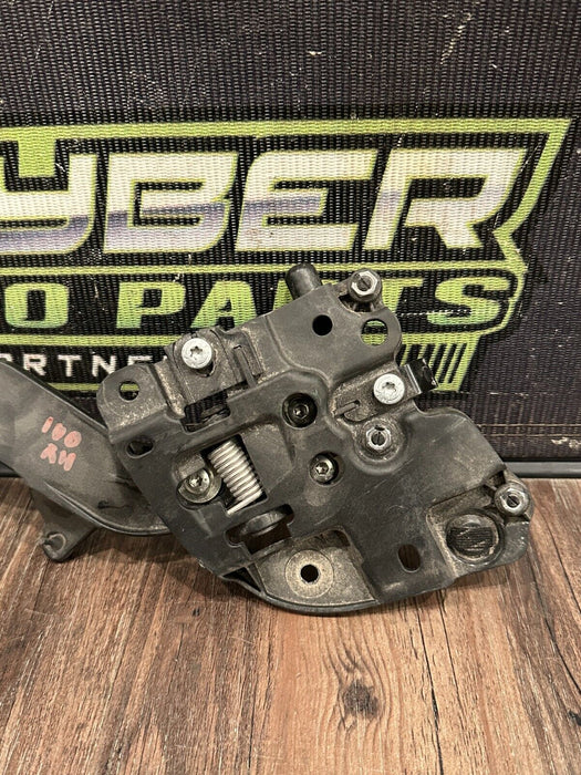 2017 2018 AUDI R8 PLUS RIGHT ROOF FRAME LINKAGE PROTRUSION BRACKET ASSEMBLY OEM