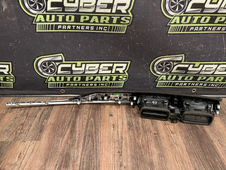 2020 BMW M4 F82 CARBON FIBER AIR VENTS & IDRIVE CONTROLLER HERITAGE EDITION OEM