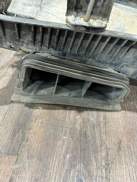 2017-2019 FORD F250 F350 F450 RIGHT BATTERY TRAY W DUCT OEM