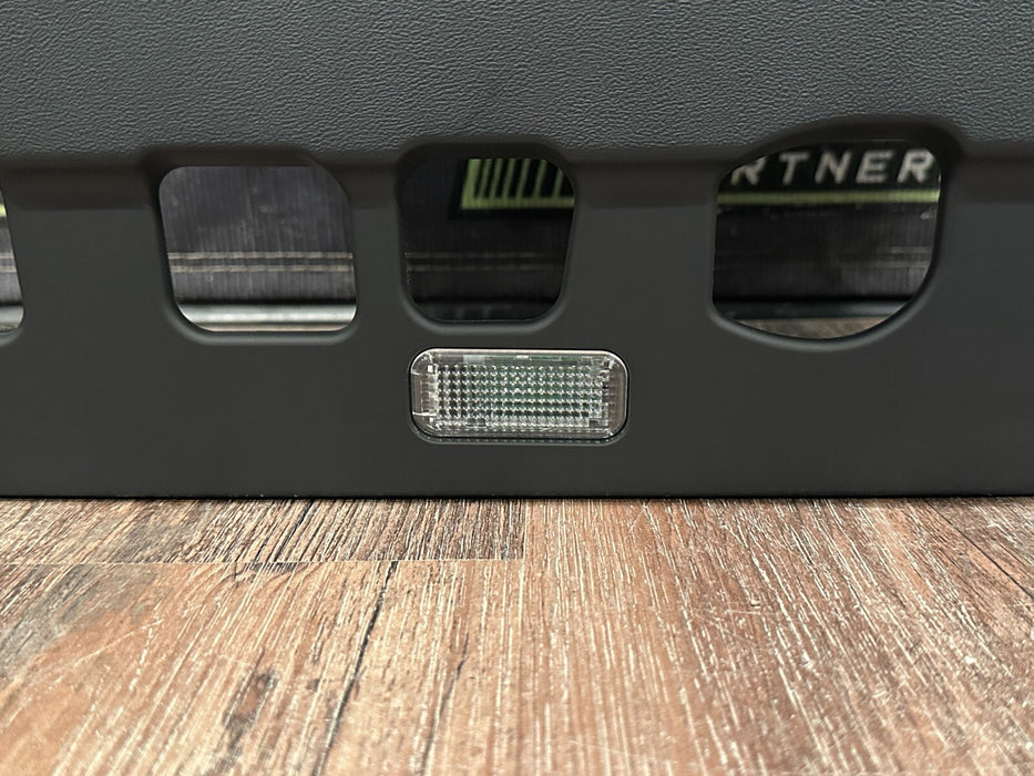 2017-18 AUDI R8 SPYDER GLOVE BOX STORAGE COMPARTMENT ASSEMBLY OEM *READ/FLAW*