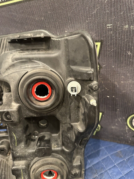 2017 2019 FORD F250 F350 F450 LARIAT RIGHT PASSENGER SIDE HALOGEN HEADLIGHT OEM